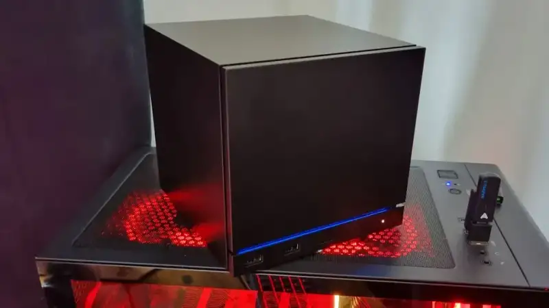 מישהו חיבר כרטיס מסך RX 9070 XT ל-Steam Machine שלו , כמו להתקין מנוע V8 בהונדה סיוויק שלך