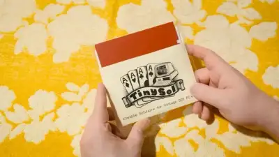 משחק הסוליטר הזה כל כך קטן שהוא יכול להיטען מקוד QR